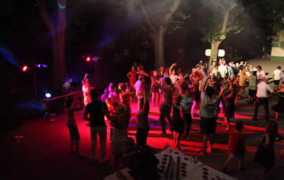 Pack méga soirée - form/uploads/pack_location_images/pics/24_11_0_animation la salle.jpg